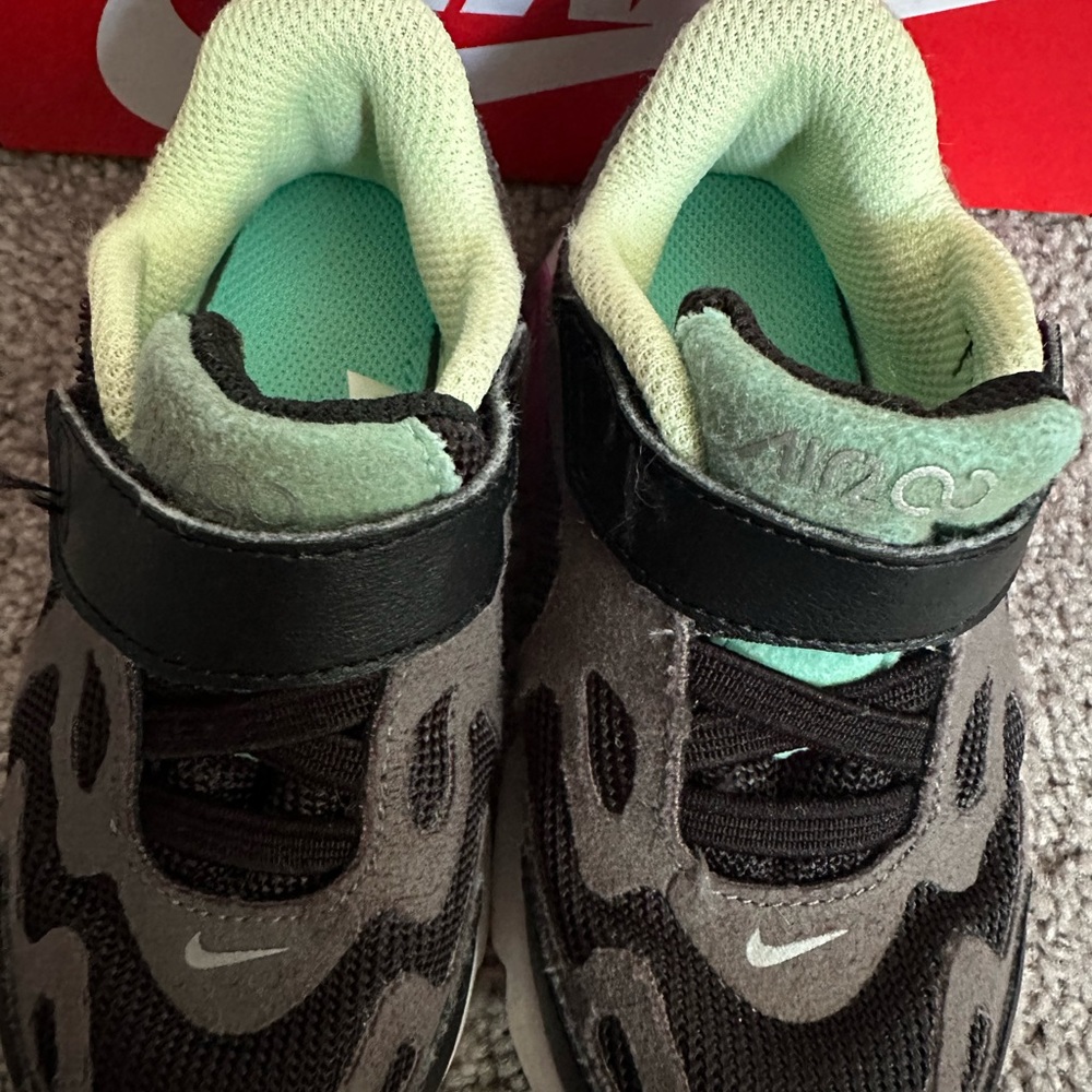 Like new toddler girls, Nike air max 200 (td) size 7 - Picture 6 of 10
